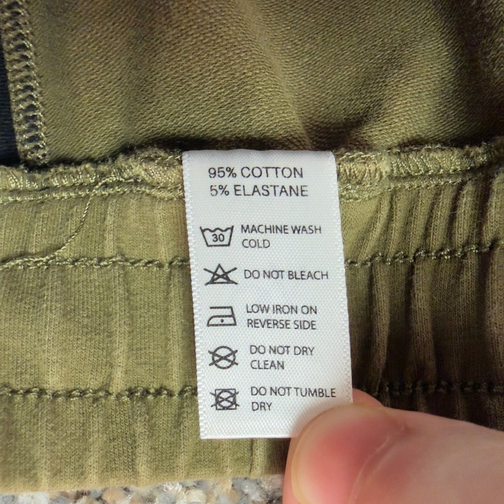 VO Olive Athletic Men's Shorts with Zip Pockets - Picture 10 of 11